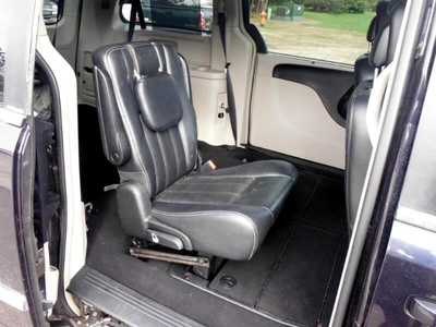 2011 Chrysler Town & Country, $3995. Photo 8