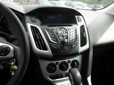 2014 Ford Focus, $4995. Photo 4