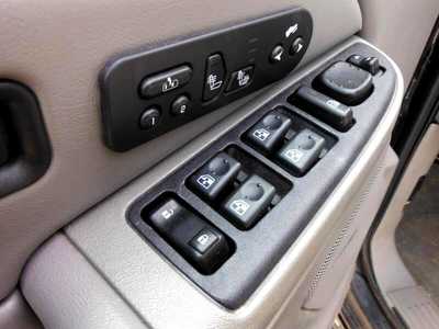 2005 Chevrolet Tahoe, $3695. Photo 7
