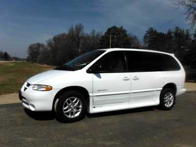 2000 Dodge Caravan, Grand, $2999. Photo 3
