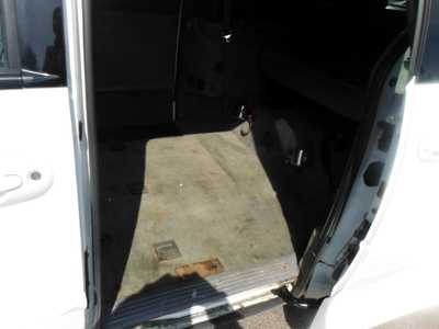 2000 Dodge Caravan, Grand, $2999. Photo 5