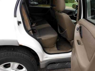 2002 Ford Escape, $2995. Photo 12