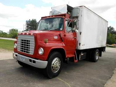 1975 Ford F450-8000, $3000. Photo 2