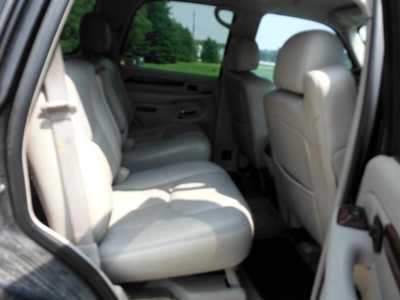 2005 Cadillac Escalade, $2694. Photo 10