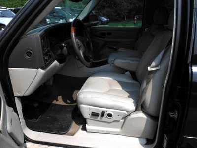 2005 Cadillac Escalade, $2694. Photo 6