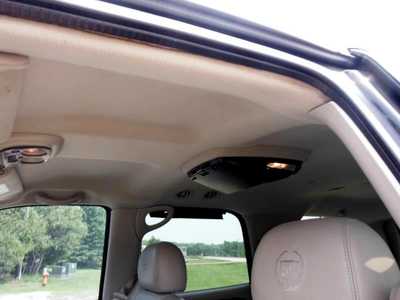 2005 Cadillac Escalade, $2694. Photo 7