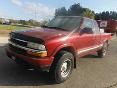 2001 Chevrolet S-10 Ext Cab, $3493. Photo 10