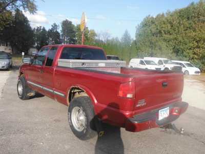 2001 Chevrolet S-10 Ext Cab, $3493. Photo 12