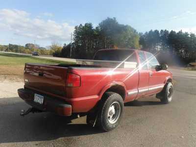 2001 Chevrolet S-10 Ext Cab, $3493. Photo 2