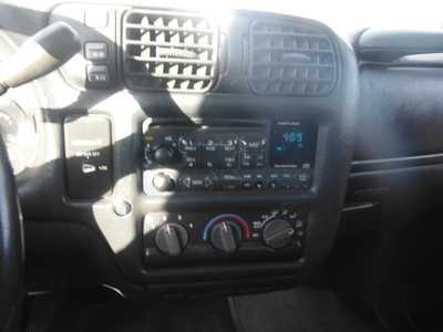 2001 Chevrolet S-10 Ext Cab, $3493. Photo 6