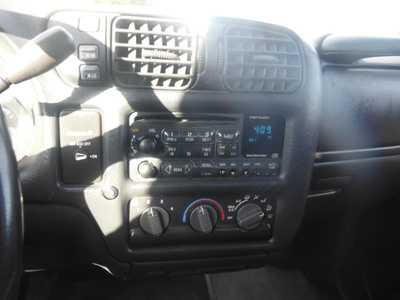 2001 Chevrolet S-10 Ext Cab, $3493. Photo 7
