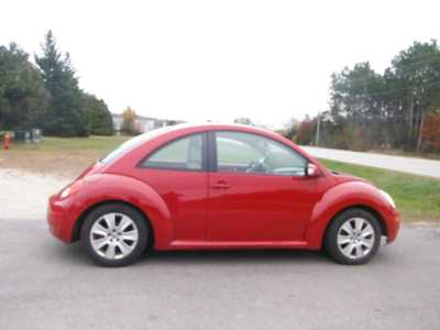 2009 Volkswagen Beetle, $3695. Photo 10