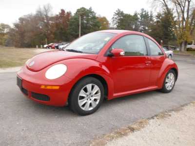 2009 Volkswagen Beetle, $3695. Photo 2