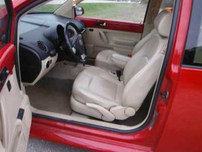 2009 Volkswagen Beetle, $3695. Photo 5