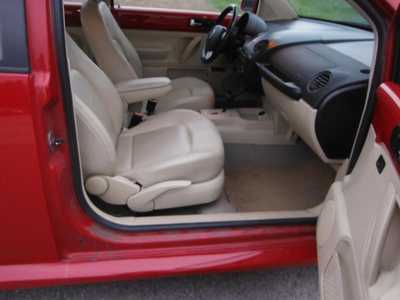 2009 Volkswagen Beetle, $3695. Photo 7