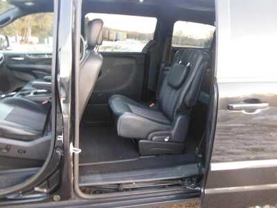 2016 Chrysler Town & Country, $6495. Photo 6