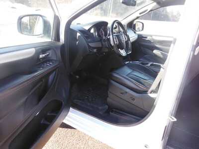 2018 Dodge Caravan, Grand, $6495. Photo 9