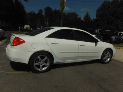 2008 Pontiac G6, $2995. Photo 12