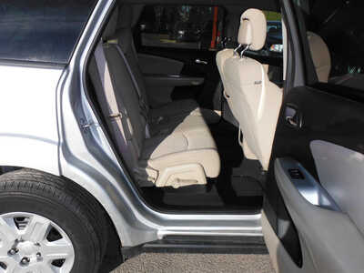 2011 Dodge Journey, $3695. Photo 4