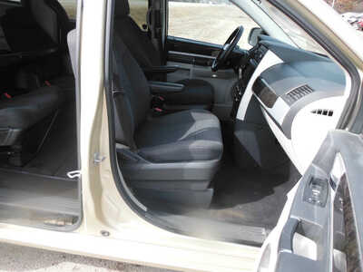 2010 Dodge Caravan, Grand, $3195. Photo 12