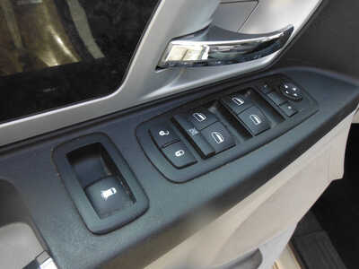 2010 Dodge Caravan, Grand, $3195. Photo 7