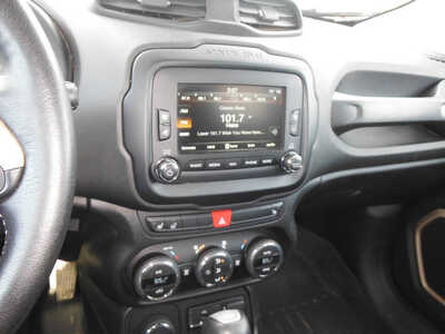 2016 Jeep Renegade, $9600. Photo 7