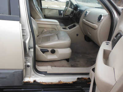 2005 Ford Expedition, $1650. Photo 5