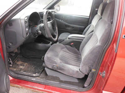 1998 Chevrolet S-10 Reg Cab, $2250. Photo 10