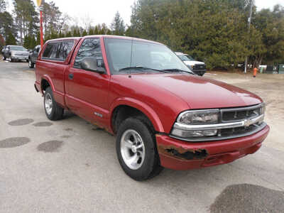1998 Chevrolet S-10 Reg Cab, $2250. Photo 2