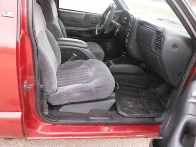 1998 Chevrolet S-10 Reg Cab, $2250. Photo 5
