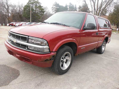 1998 Chevrolet S-10 Reg Cab, $2250. Photo 6