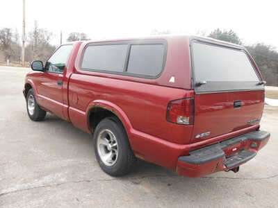 1998 Chevrolet S-10 Reg Cab, $2250. Photo 8