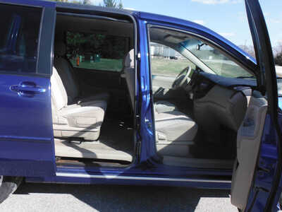 2004 Mazda MPV, $3995. Photo 5