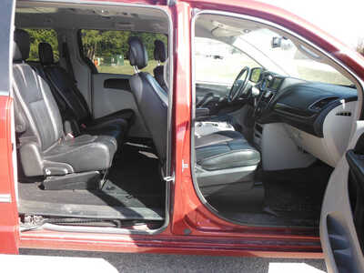 2014 Chrysler Town & Country, $5995. Photo 6