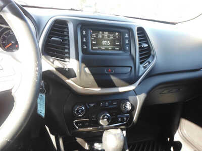 2015 Jeep Cherokee, $7995. Photo 10