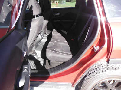 2015 Jeep Cherokee, $7995. Photo 5