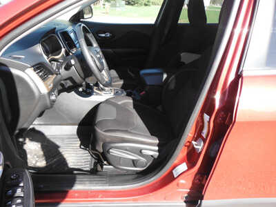 2015 Jeep Cherokee, $7995. Photo 6