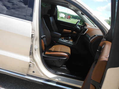 2015 Jeep Grand Cherokee, $9895. Photo 7