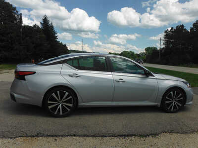 2019 Nissan Altima, $16000. Photo 5