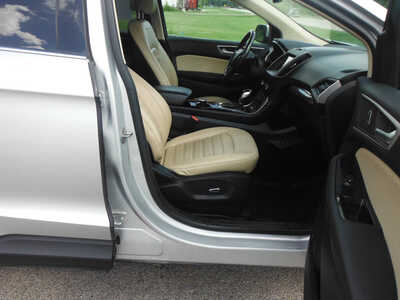 2018 Ford Edge, $9999. Photo 5