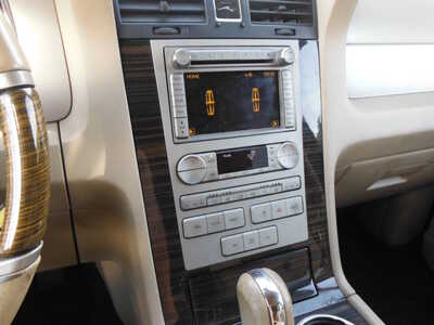 2010 Lincoln Navigator L, $2800. Photo 9