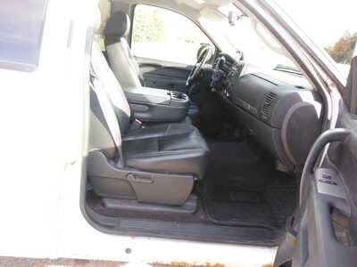 2012 Chevrolet 2500 Crew Cab, $9999. Photo 5