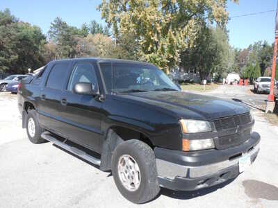 2005 Chevrolet Avalanche, $2995. Photo 2