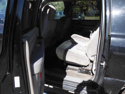 2005 Chevrolet Avalanche, $2995. Photo 6