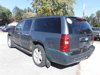 2008 Chevrolet Suburban, $2400. Photo 5