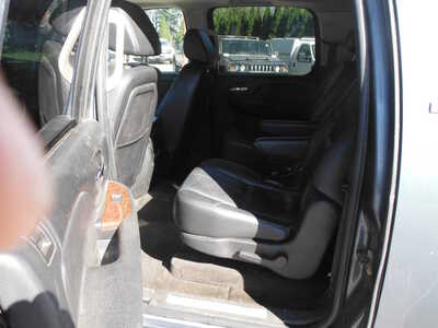 2008 Chevrolet Suburban, $2400. Photo 6