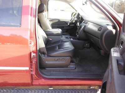 2010 Chevrolet Suburban, $2800. Photo 5