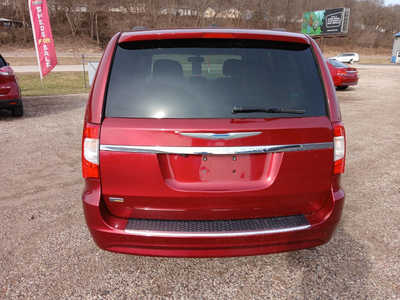 2015 Chrysler Town & Country, $7990. Photo 4