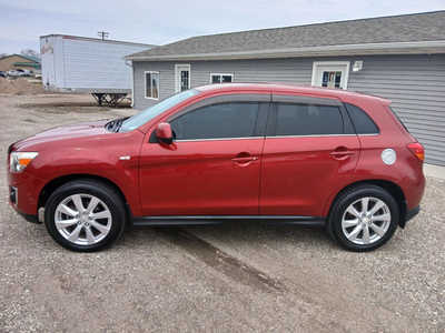 2013 Mitsubishi Outlander, $7500. Photo 2