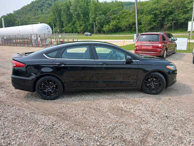 2020 Ford Fusion, $10900. Photo 6